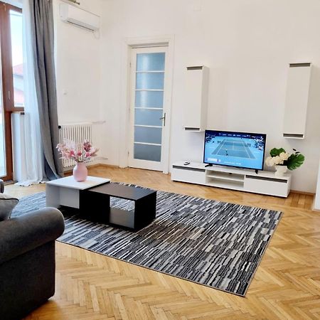 Cozy Apartment Near City Center Bucharest Luaran gambar