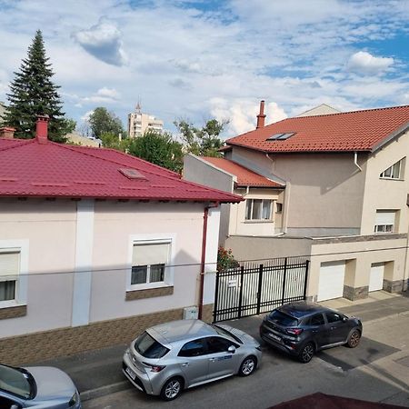 Cozy Apartment Near City Center Bucharest Luaran gambar