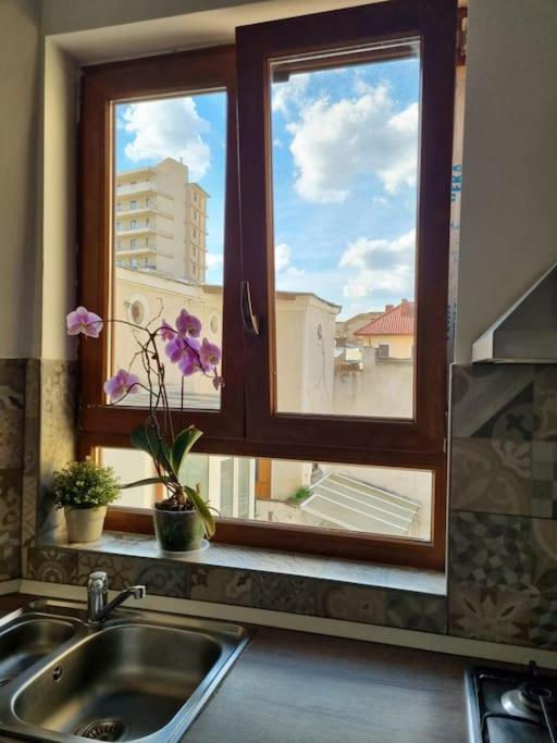 Cozy Apartment Near City Center Bucharest Luaran gambar