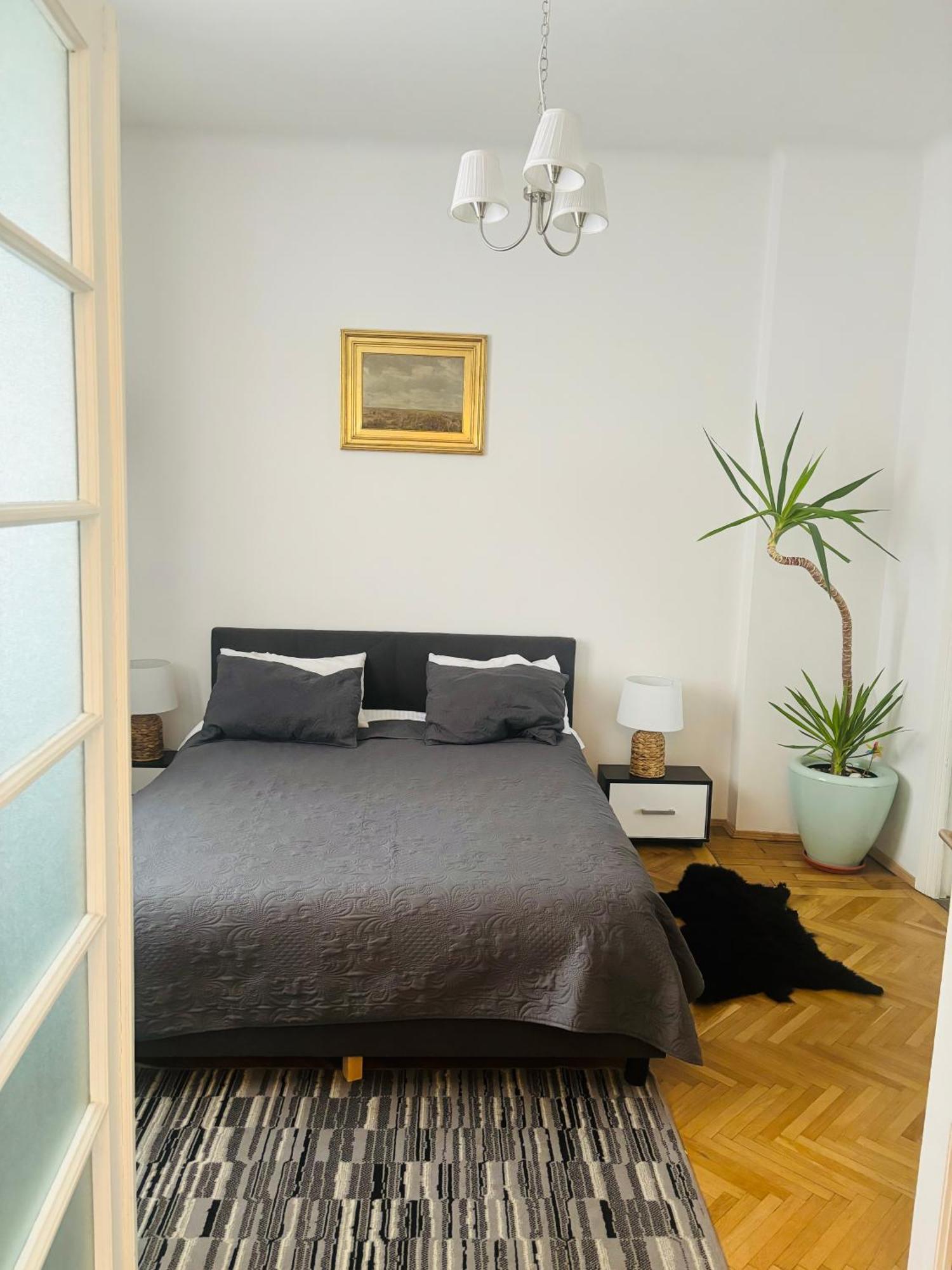 Cozy Apartment Near City Center Bucharest Luaran gambar