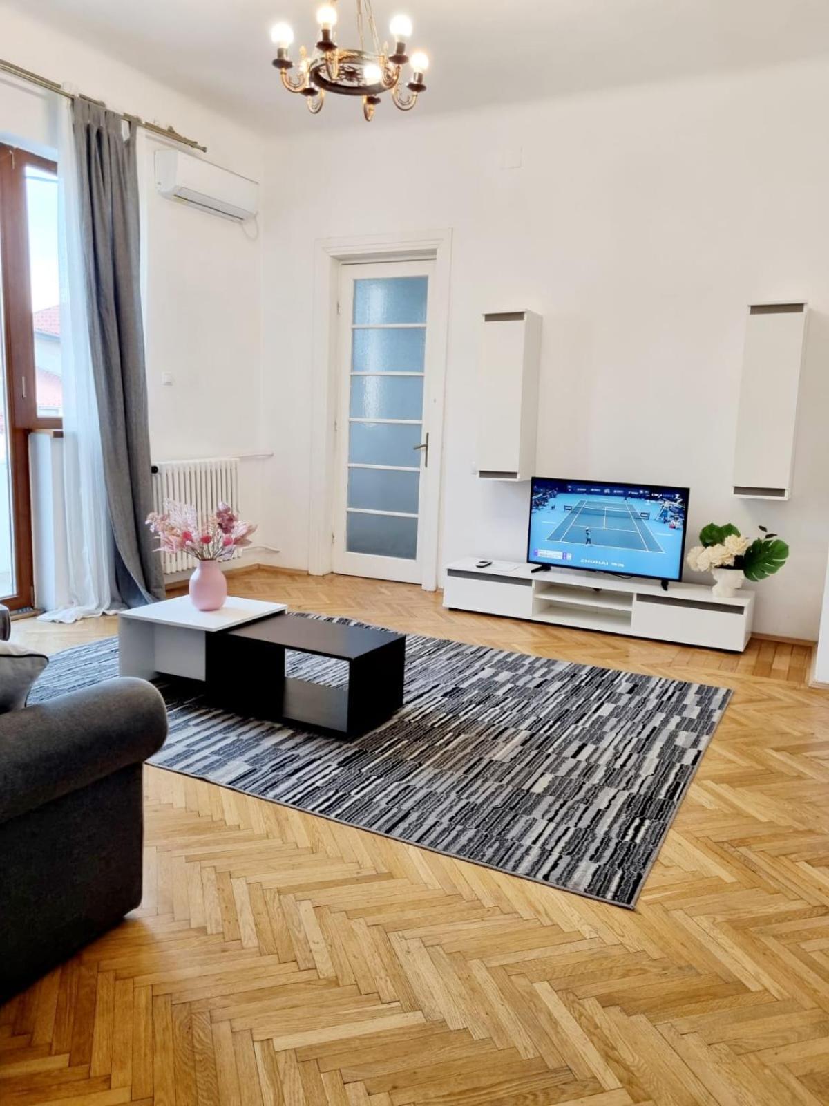 Cozy Apartment Near City Center Bucharest Luaran gambar